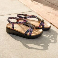 Roz Charm Black Sandal -Alegria Shoe Store ALEGRIA SS22 ROZ 7554 S1X 924b3e83 10b5 4e17 bbb5 c42c673ee6f8