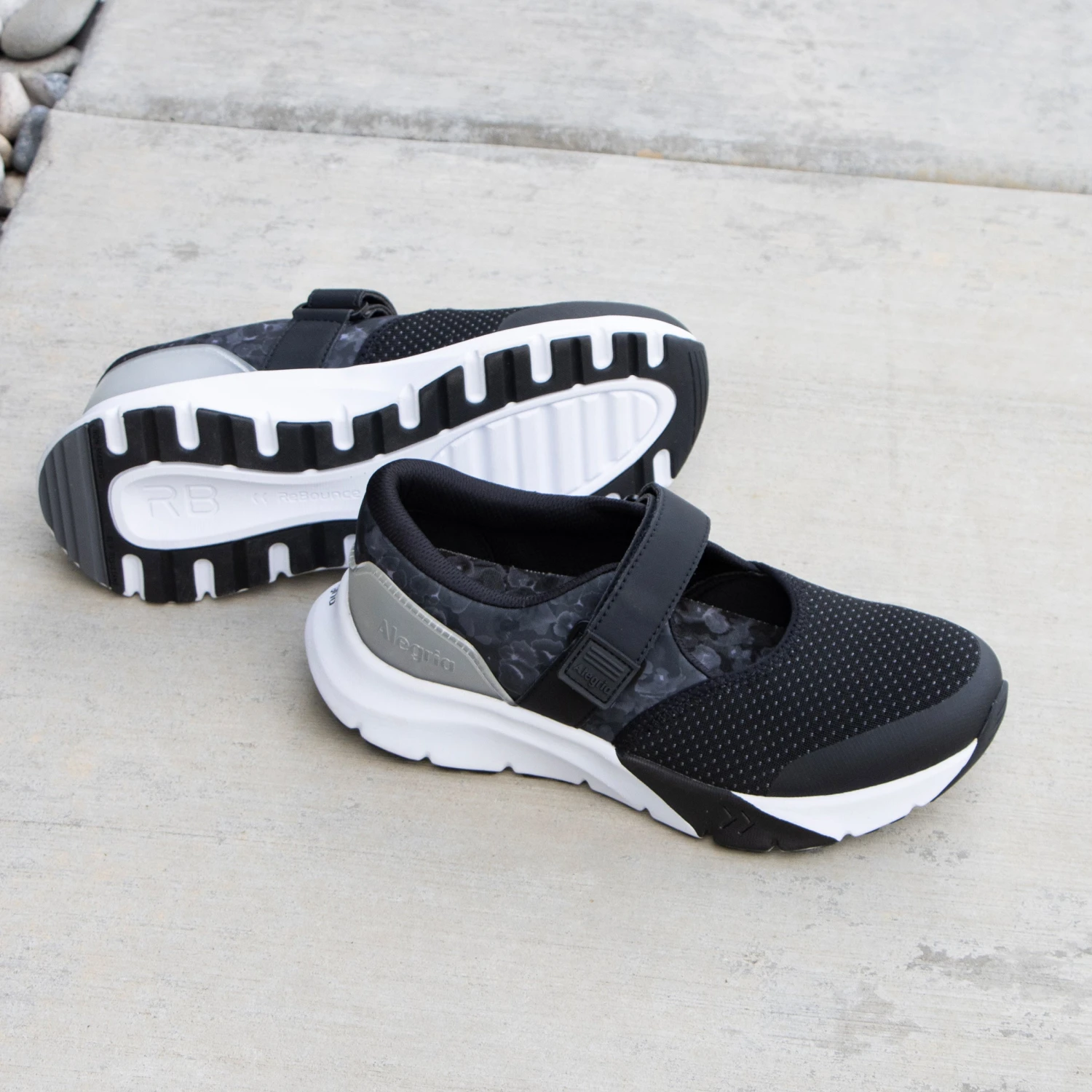 Atlis Poppy Pop Black Shoe 4 Atlis Poppy Pop Black Shoe - Image 2