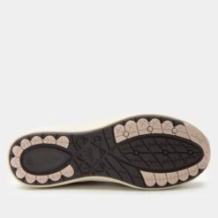 Embyr Chery Lacquer Shoe 15 Embyr Chery Lacquer Shoe -Alegria Shoe Store EMB 8224 S6