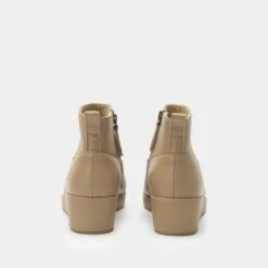 Hadi Beige Boot -Alegria Shoe Store HDI 6341 S3 cbfb758f af2f 4307 a593 637caadcfbea