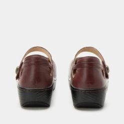 Shoes Onika Redwood Shoe 12 Shoes Onika Redwood Shoe -Alegria Shoe Store ONI 8187 S3 3e56b119 3311 4562 bd0a 5283ea5c2a15