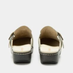 Shoes Osmosis Gold Cream Shoe -Alegria Shoe Store OSM 6348 S3